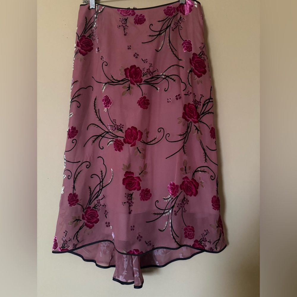 Di Vita Floral Velvet Burnt Out Midi Skirt with Rose Print